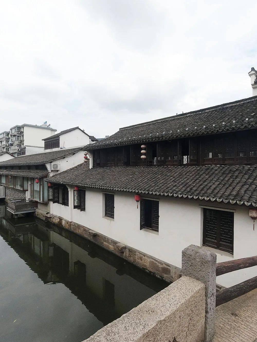 晨意帮忙丨长沙老人雪天在幼儿园内摔骨折，协商后园方反悔？回应：可司法调解